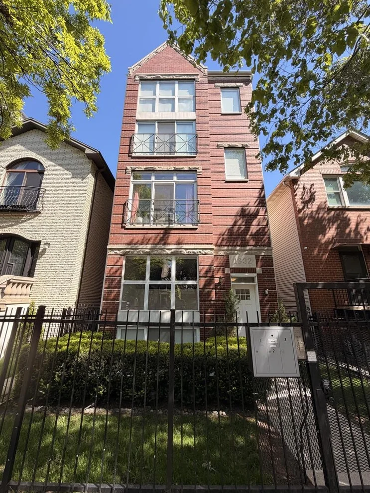 Unit for sale at 1632 W Erie Street, Chicago, IL 60622