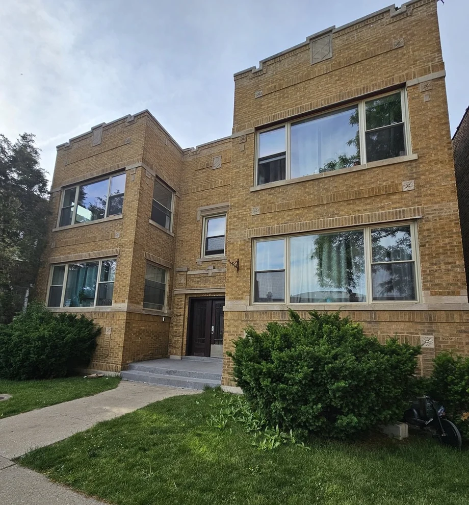Unit for sale at 3206 W 66th Street, Chicago, IL 60629