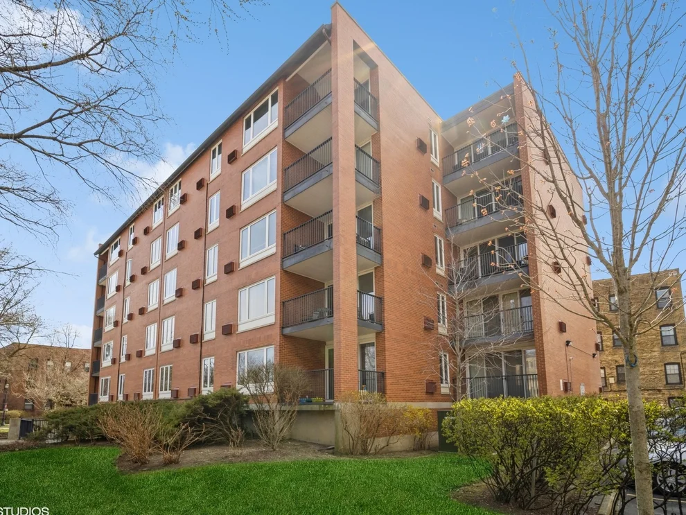 Unit for sale at 400 Main Street, Evanston, IL 60202