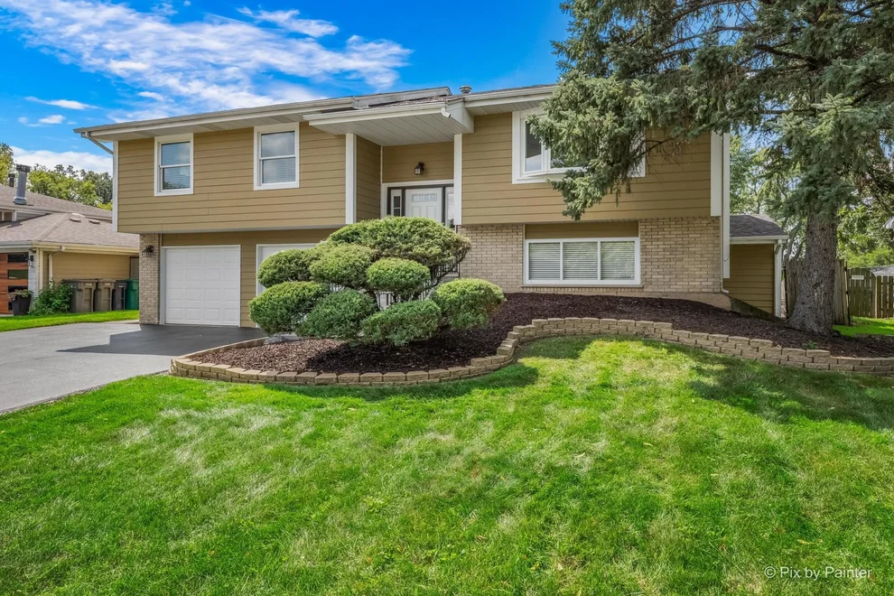 Unit for sale at 14818 Holly Court, Orland Park, IL 60462