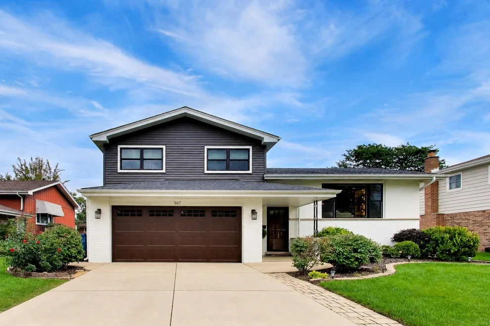 Unit for sale at 307 N Marcella Road, Mount Prospect, IL 60056
