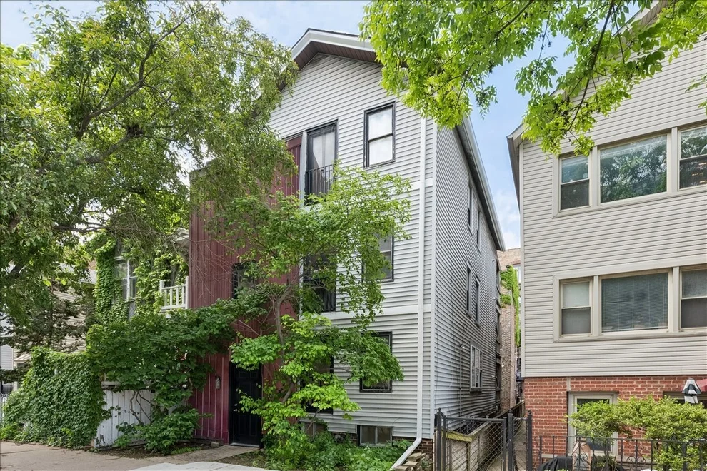 Unit for sale at 464 N Aberdeen Street, Chicago, IL 60642