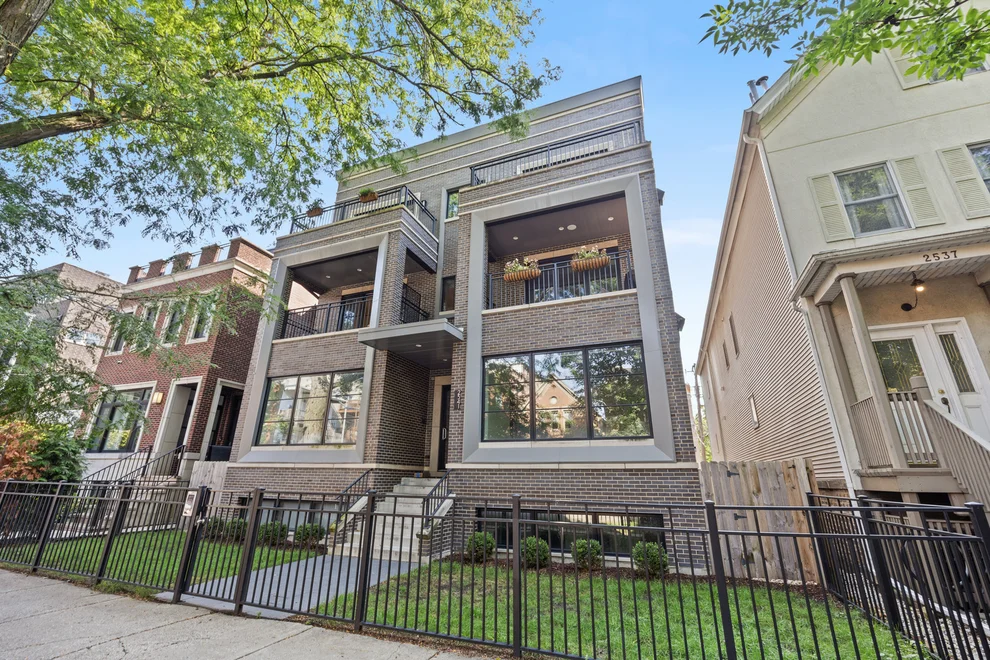 Unit for sale at 2541 N Wayne Avenue, Chicago, IL 60614
