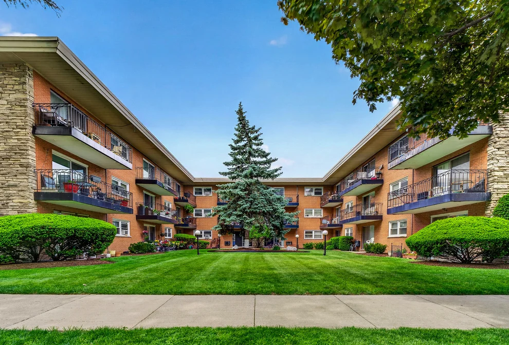 Unit for sale at 4730 N Kenneth Avenue, Chicago, IL 60630