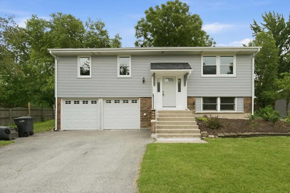Unit for sale at 7931 W laurel Drive, Frankfort, IL 60423