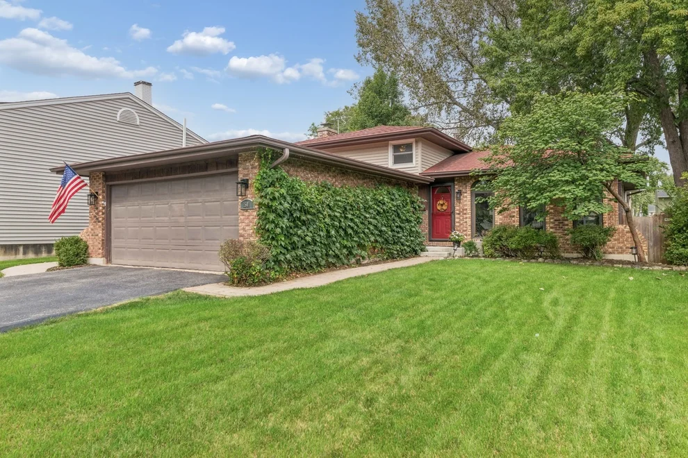 Unit for sale at 1501 E Elm Street, Wheaton, IL 60189