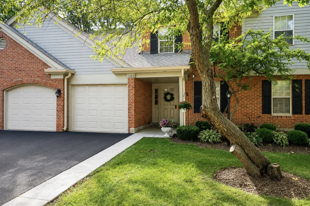 Unit for sale at 1253 Beechwood Court, Schaumburg, IL 60193