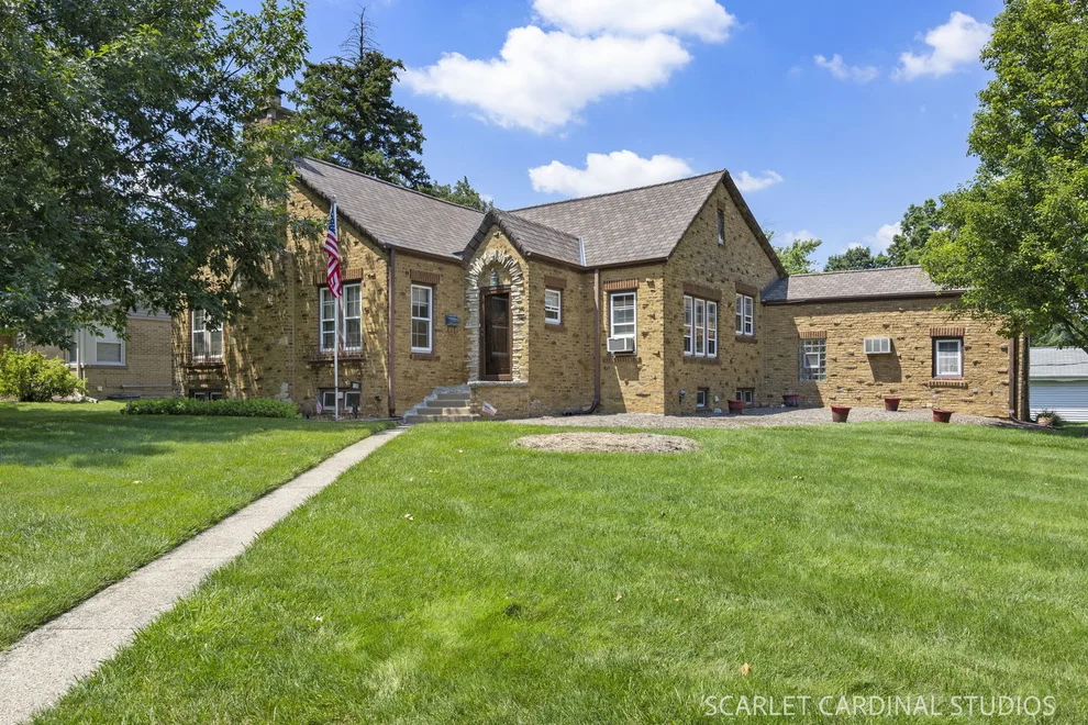 Unit for sale at 120 W Madison Street, Villa Park, IL 60181