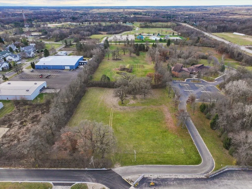Unit for sale at 13902 Kishwaukee Valley Road, Woodstock, IL 60098