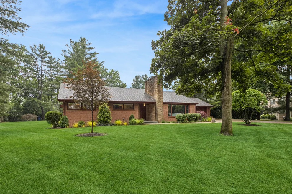 Unit for sale at 3045 Farner Court, Riverwoods, IL 60015