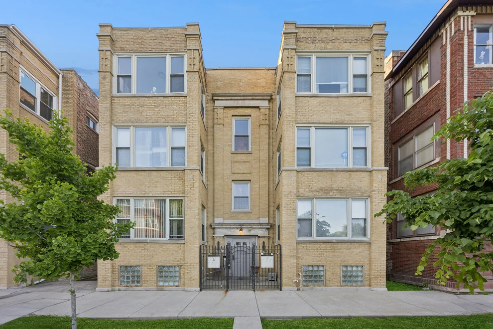 Unit for sale at 1552 E 65th Place, Chicago, IL 60637