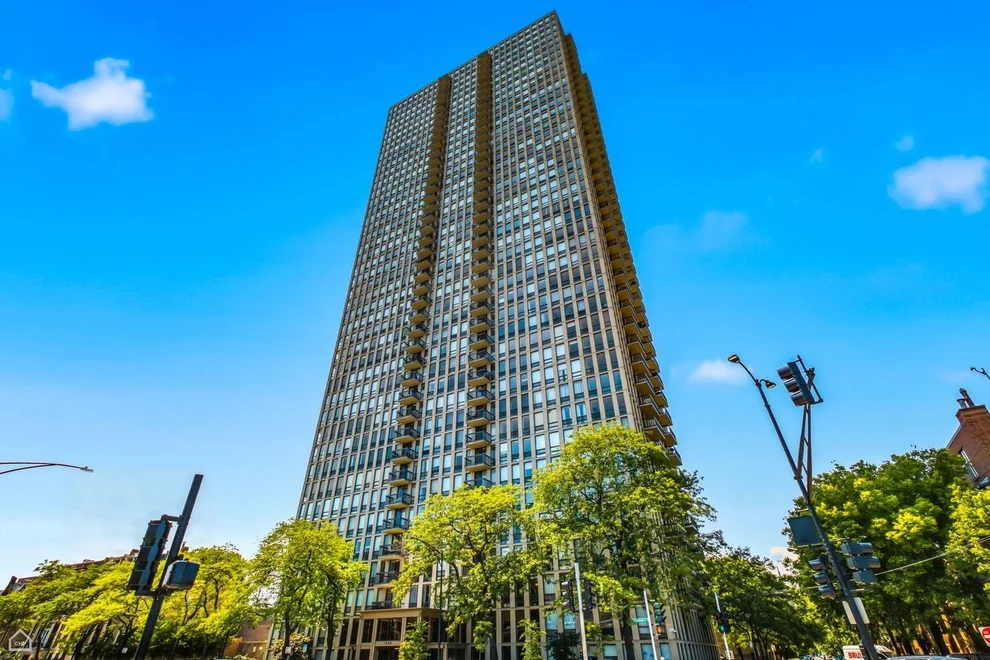 Unit for sale at 1660 N La Salle Drive, Chicago, IL 60614
