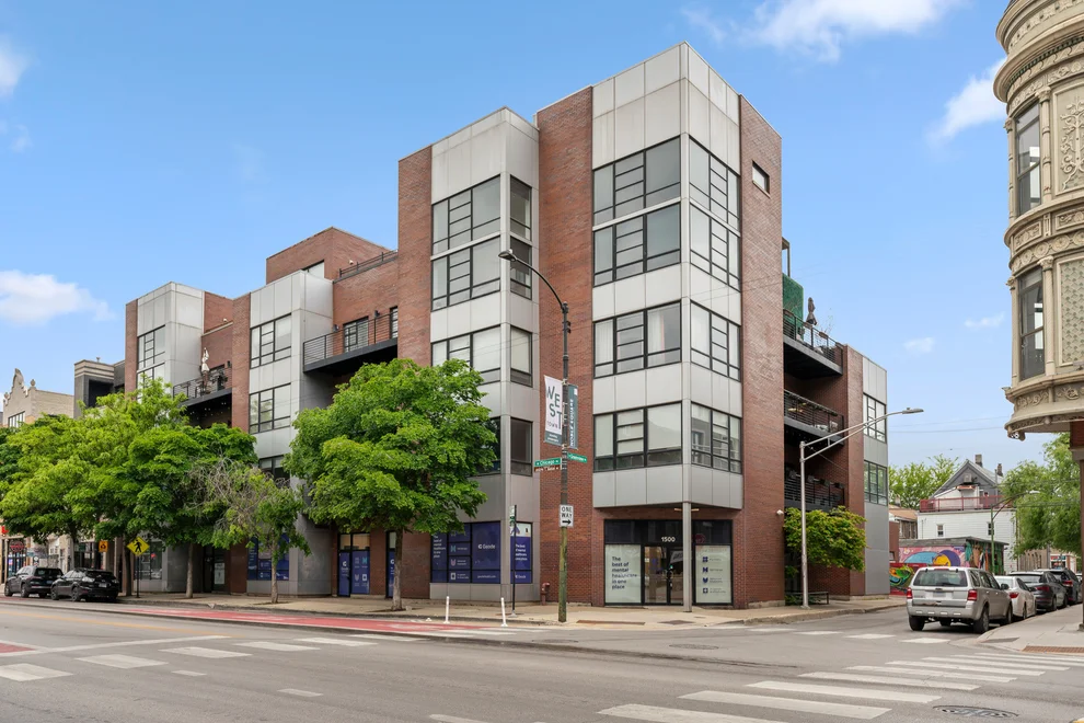 Unit for sale at 808 N Greenview Avenue, Chicago, IL 60642