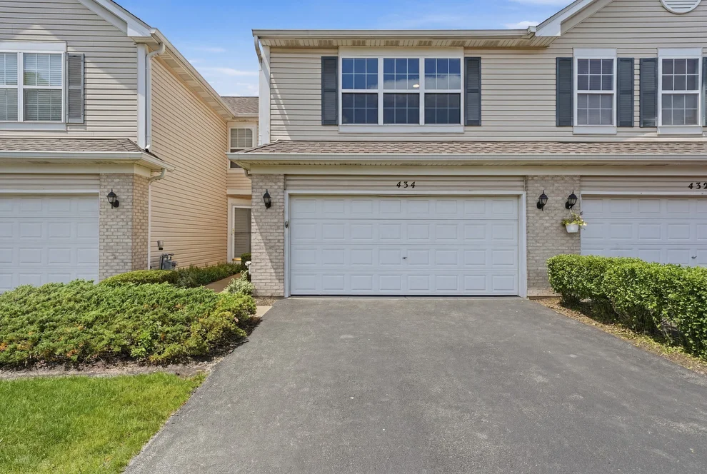 Unit for sale at 434 Windham Cove Drive, Crystal Lake, IL 60014