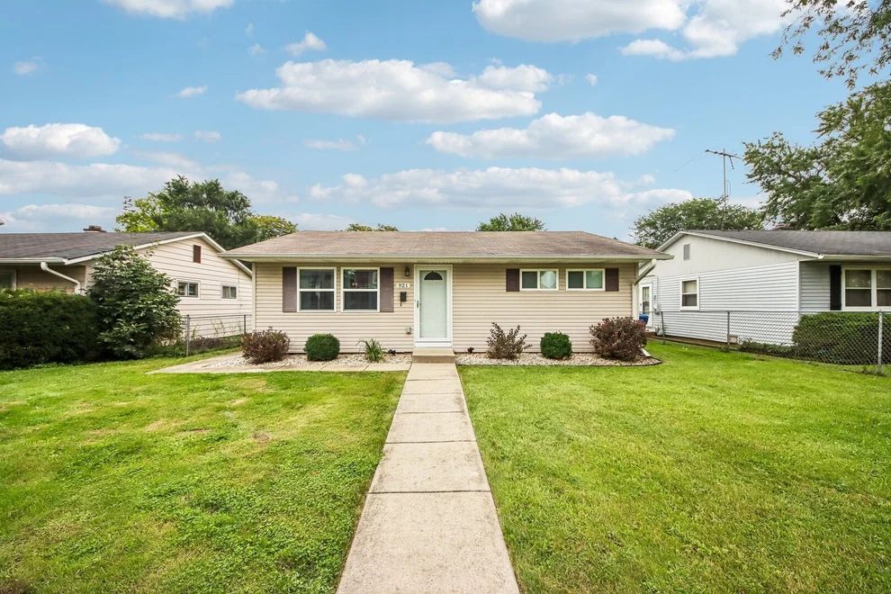 Unit for sale at 921 N Jackson Street, Waukegan, IL 60085