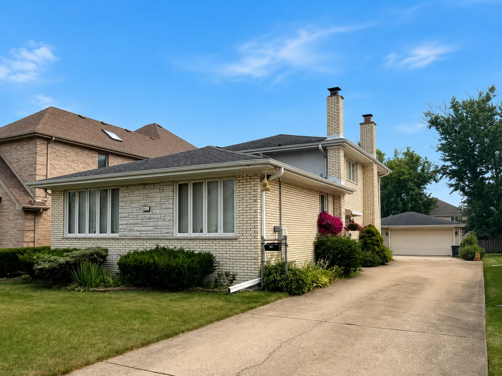 Unit for sale at 8631 W Stolting Road, Niles, IL 60714