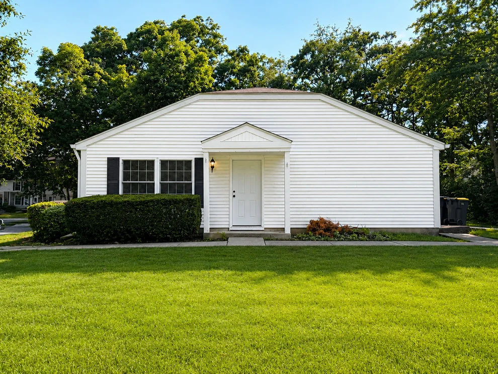 Unit for sale at 76 Bright Oaks Circle, Cary, IL 60013