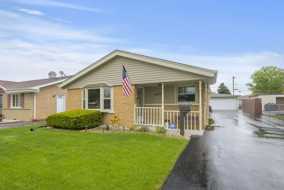 Unit for sale at 12337 S Loveland Street, Alsip, IL 60803
