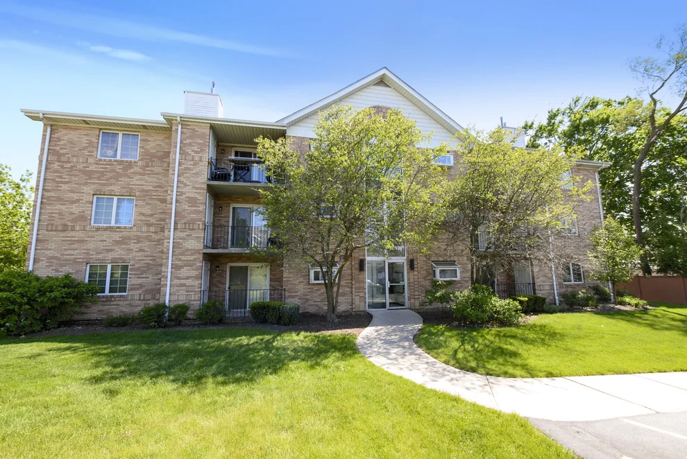 Unit for sale at 18310 Robin Lane, Homewood, IL 60430