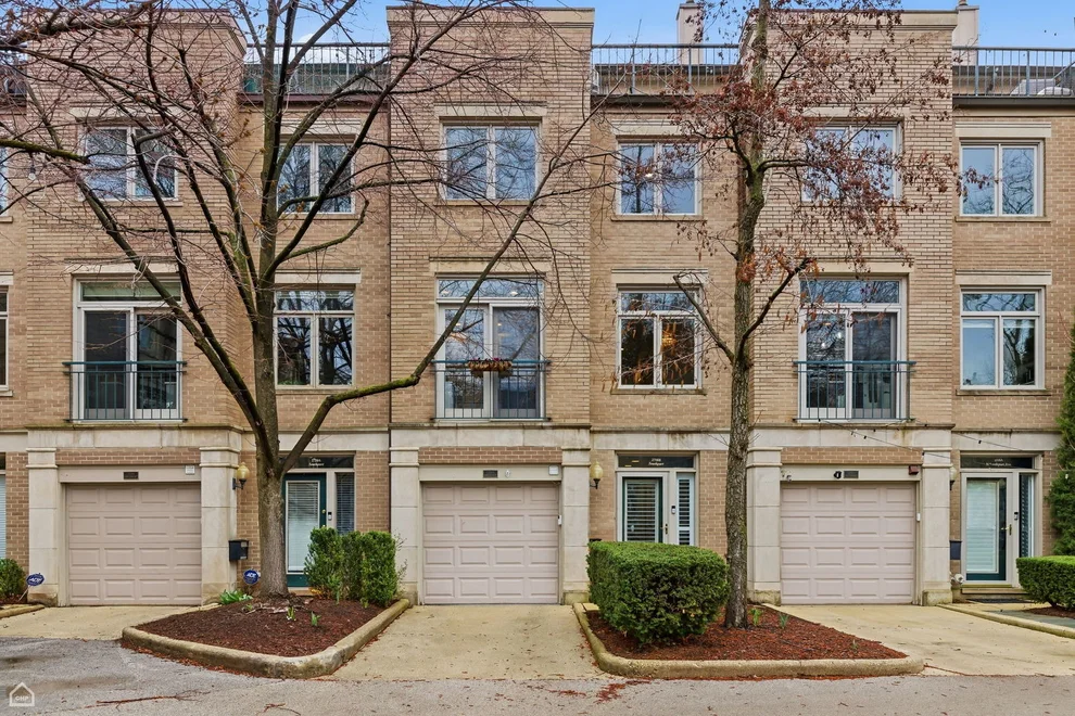 Unit for sale at 2718 N Southport Avenue, Chicago, IL 60614