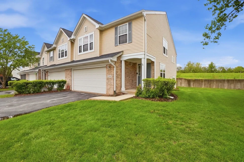 Unit for sale at 1340 Harvest Drive, Crest Hill, IL 60403