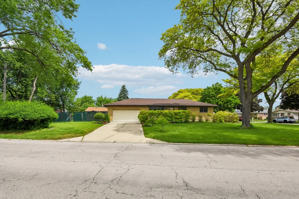 Unit for sale at 306 Poplar Avenue, Bensenville, IL 60106