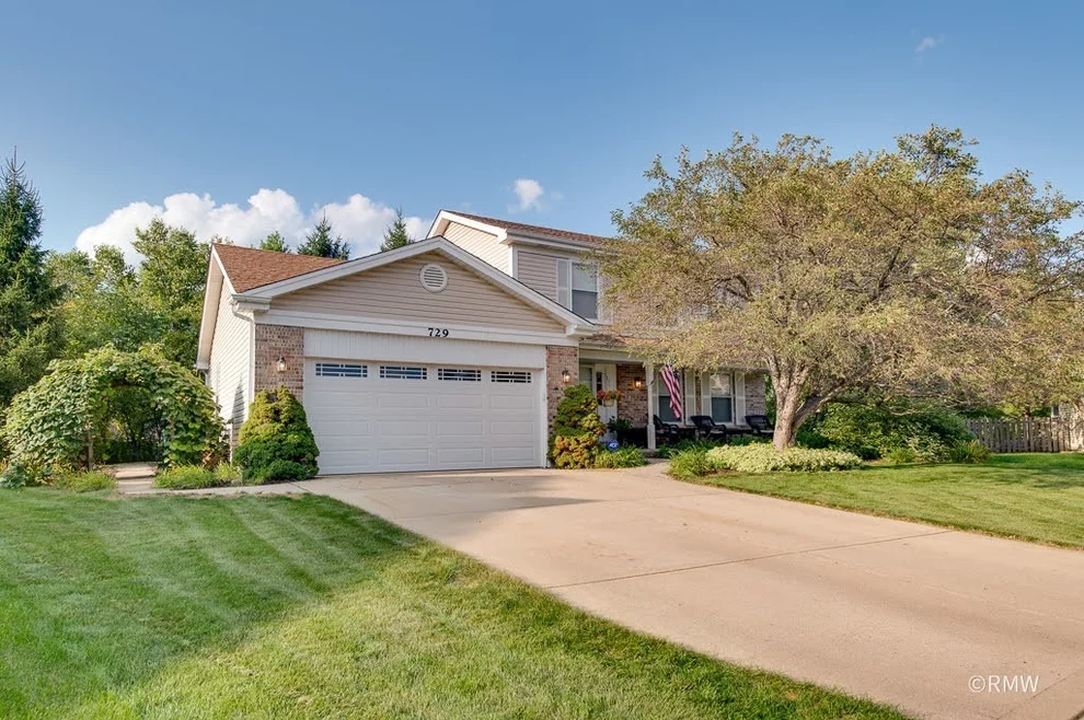 Unit for sale at 729 Cutters Mill Court, Schaumburg, IL 60194
