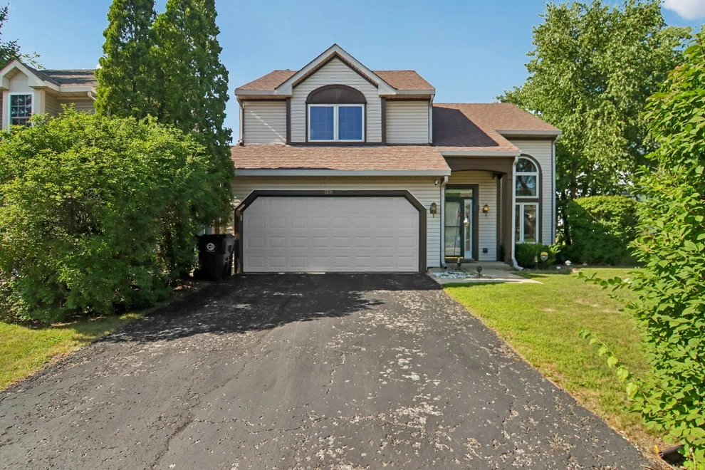 Unit for sale at 18 W Rosewood Lane, Round Lake Beach, IL 60073