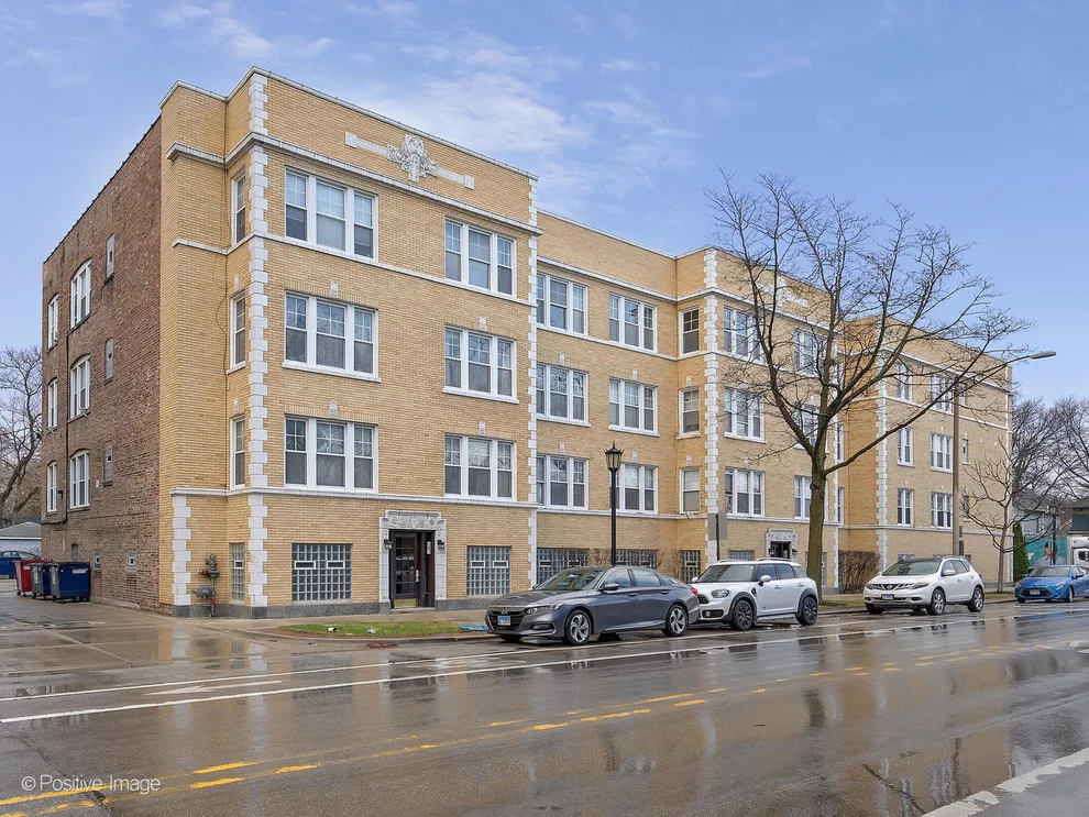 Unit for sale at 219 Chicago Avenue, Oak Park, IL 60302