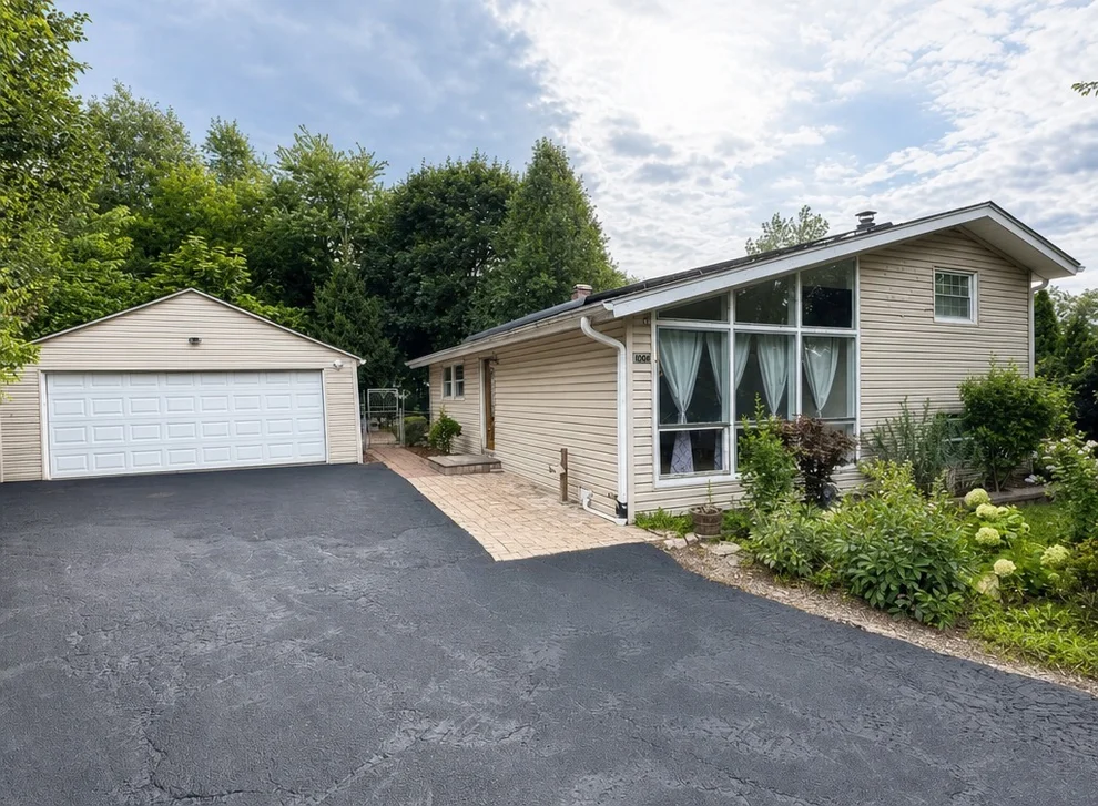 Unit for sale at 1008 Adams Court, Carpentersville, IL 60110