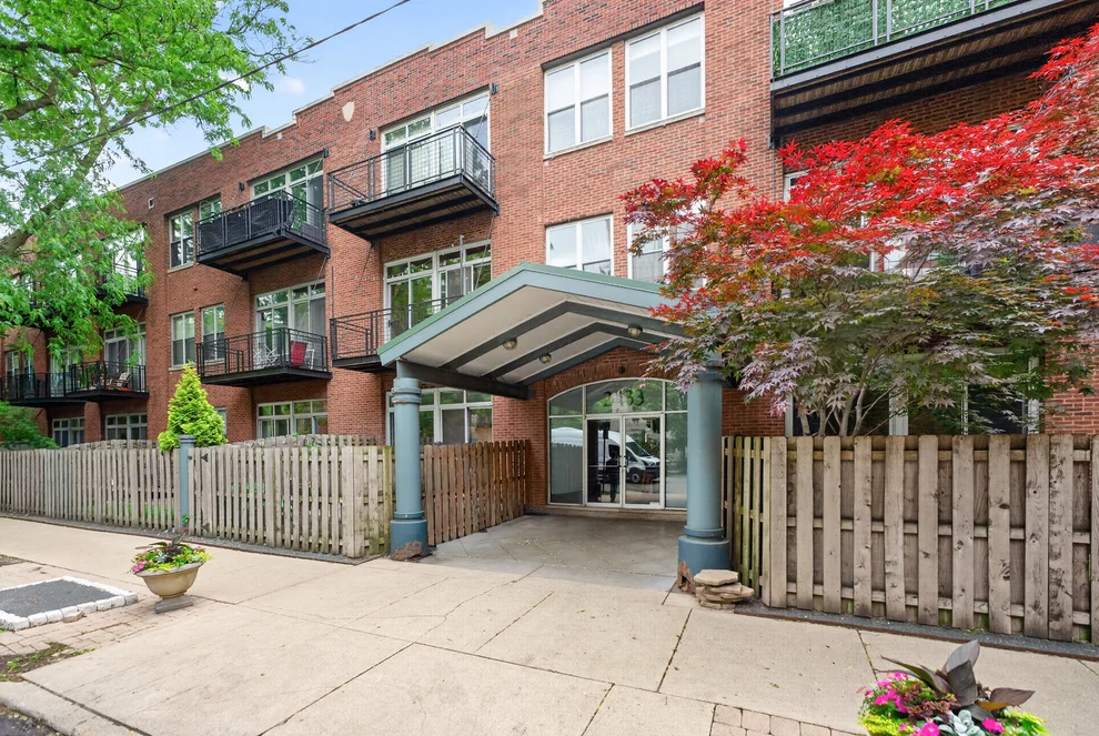 Unit for sale at 2333 W Saint Paul Avenue, Chicago, IL 60647