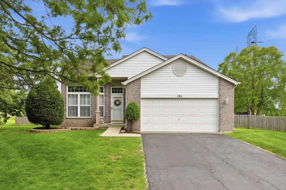 Unit for sale at 195 Briarcliff Court, Romeoville, IL 60446