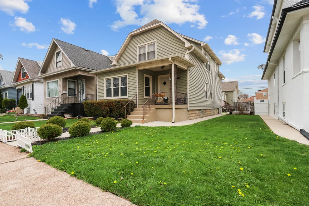 Unit for sale at 6316 W Warwick Avenue, Chicago, IL 60634