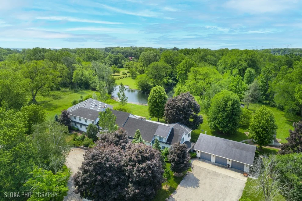 Unit for sale at 153 Algonquin Road, Barrington Hills, IL 60010
