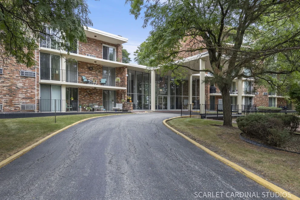 Unit for sale at 1150 E Jackson Street, Lombard, IL 60148