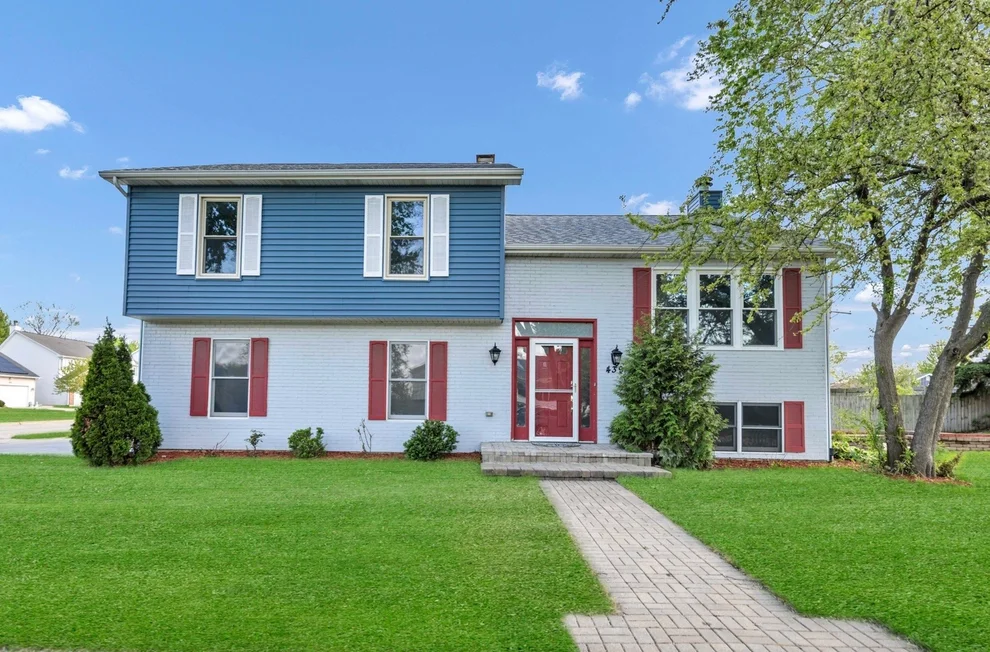 Unit for sale at 439 E Morse Avenue, Bartlett, IL 60103