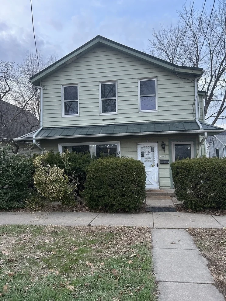 Unit for sale at 608 W Madison Street, Ottawa, IL 61350