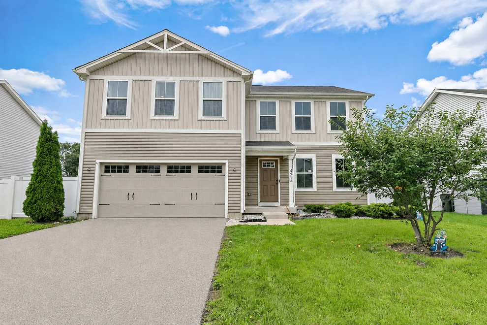 Unit for sale at 421 E Meadowdale Circle, Hampshire, IL 60140