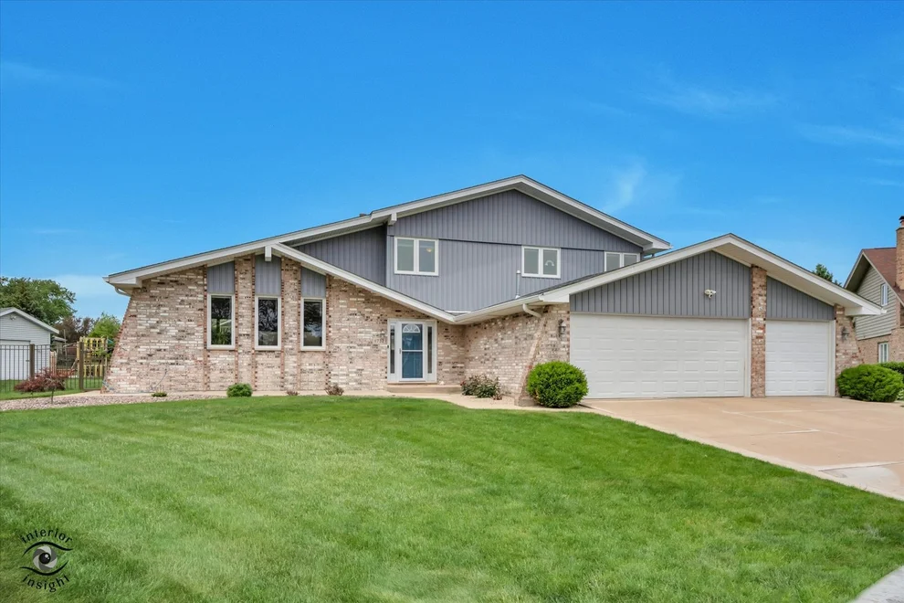 Unit for sale at 11732 Hidden Brook Court, Orland Park, IL 60467
