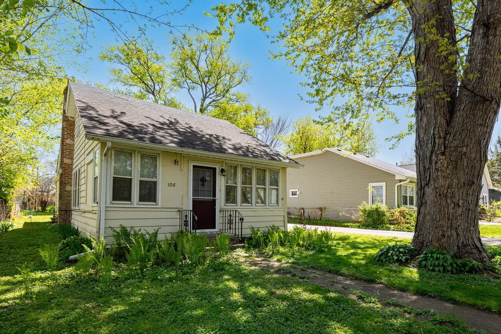 Unit for sale at 105 Edgewood Avenue, Crystal Lake, IL 60014