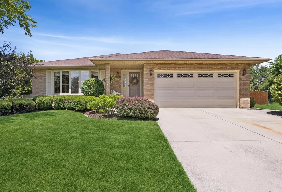 Unit for sale at 7006 Coachwood Trail, Tinley Park, IL 60477