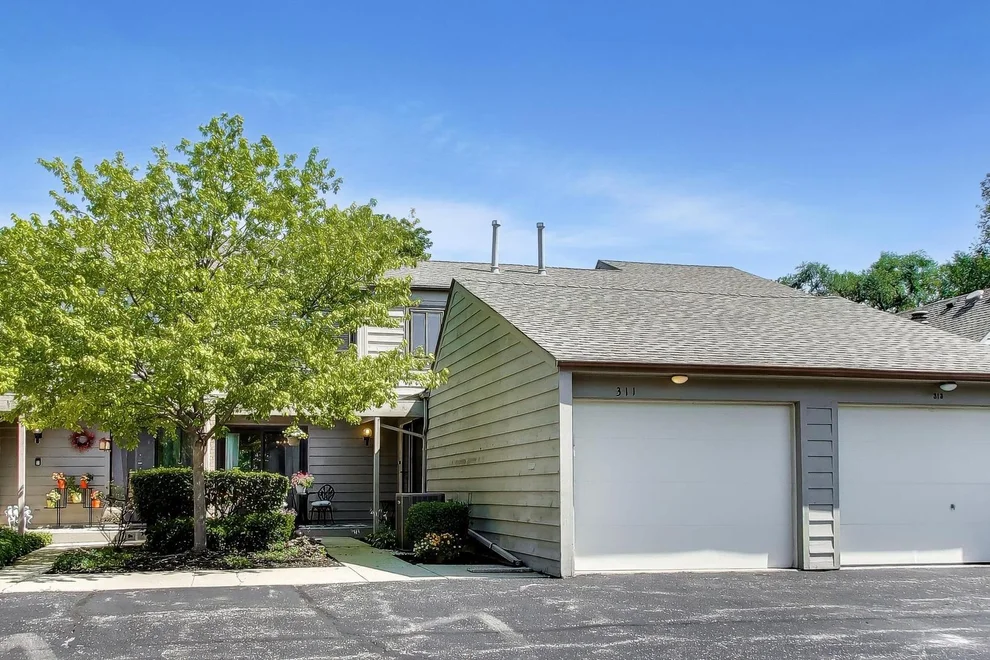 Unit for sale at 311 S Prospect Street, Roselle, IL 60172