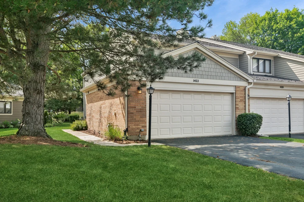 Unit for sale at 1422 James Court, Libertyville, IL 60048