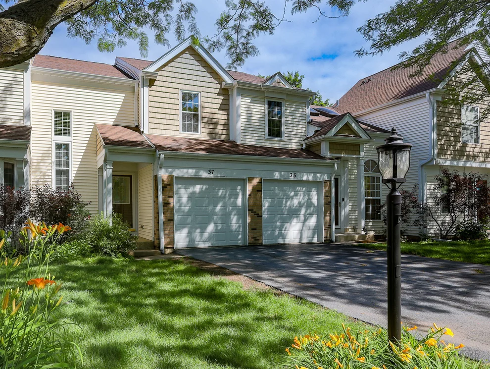 Unit for sale at 37 Carey Lane, Streamwood, IL 60107