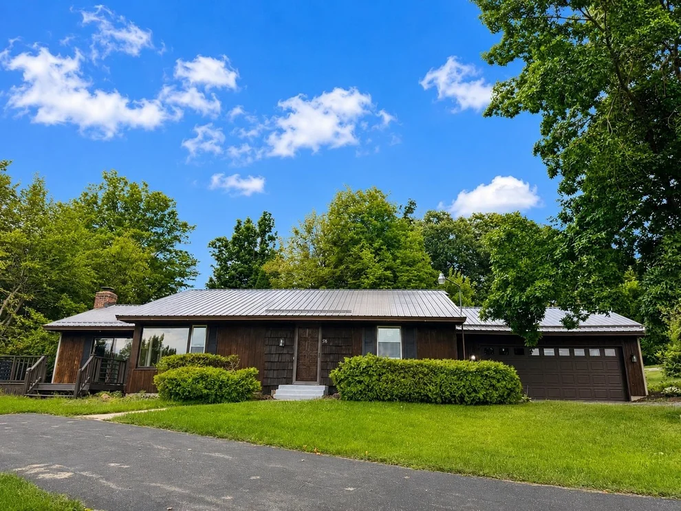 Unit for sale at 576 Timber Hills Drive, Freeport, IL 61032