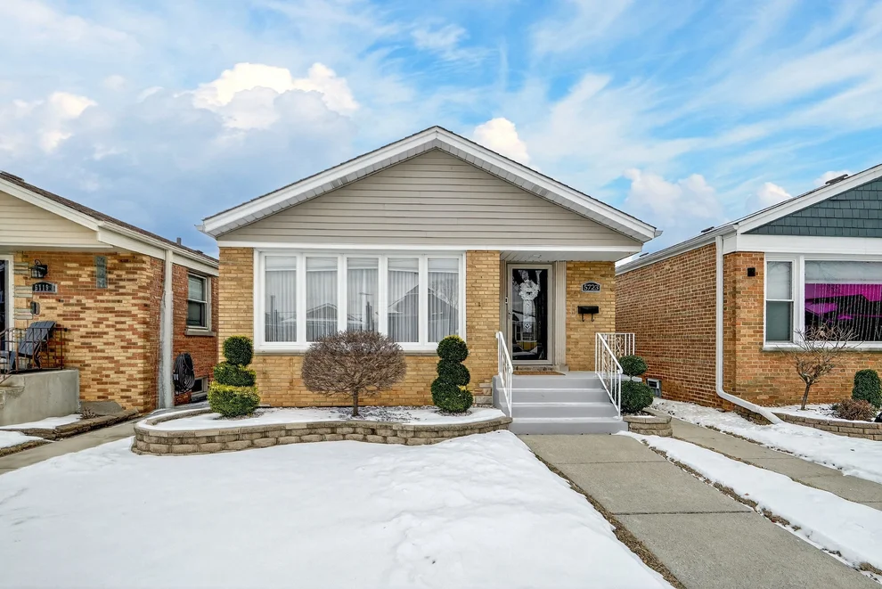 Unit for sale at 5723 S Melvina Avenue, Chicago, IL 60638