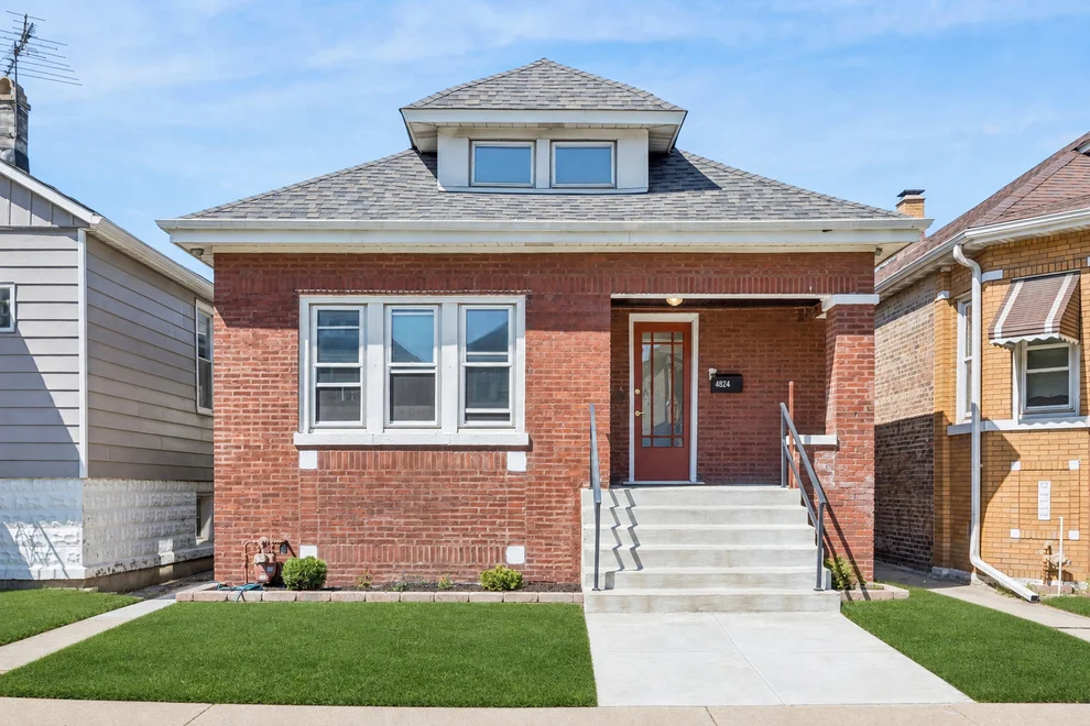 Unit for sale at 4824 S Tripp Avenue, Chicago, IL 60632