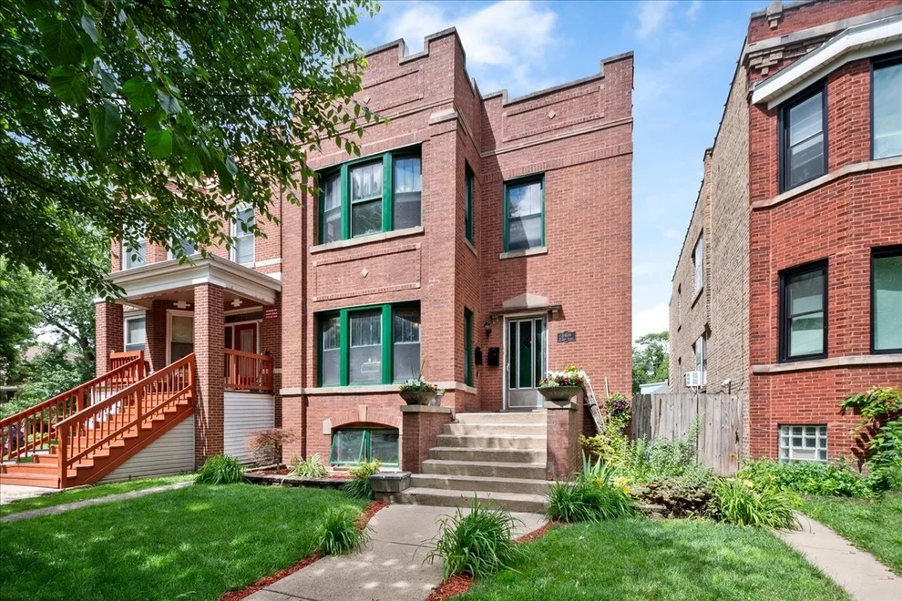 Unit for sale at 3404 N Tripp Avenue, Chicago, IL 60641
