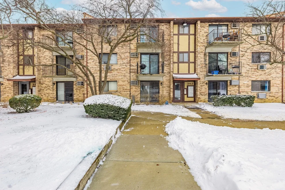 Unit for sale at 342 Klein Creek Court, Carol Stream, IL 60188