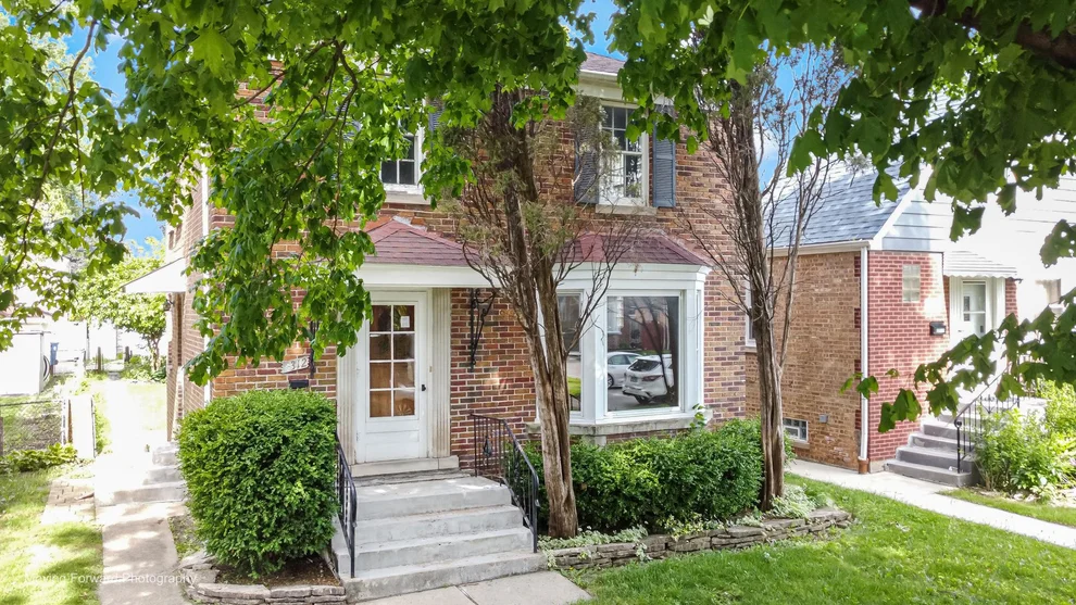 Unit for sale at 3312 S 58th Court, Cicero, IL 60804